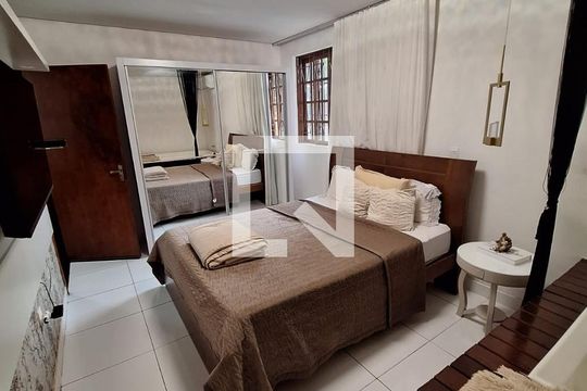Quarto de casa à venda com 5 quartos, 250m² em Ouro Preto, Belo Horizonte