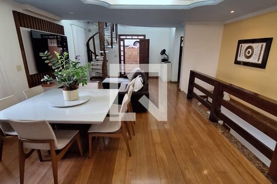 Sala de casa à venda com 5 quartos, 250m² em Ouro Preto, Belo Horizonte