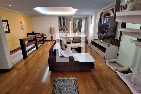 Sala de casa à venda com 5 quartos, 250m² em Ouro Preto, Belo Horizonte
