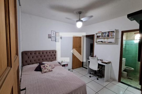 Quarto 3 de casa à venda com 5 quartos, 250m² em Ouro Preto, Belo Horizonte