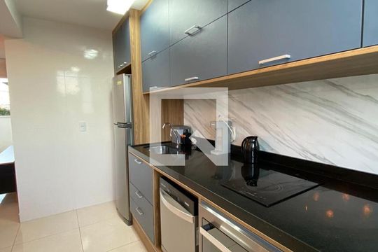 Cozinha de apartamento para alugar com 2 quartos, 72m² em Renascença, Belo Horizonte