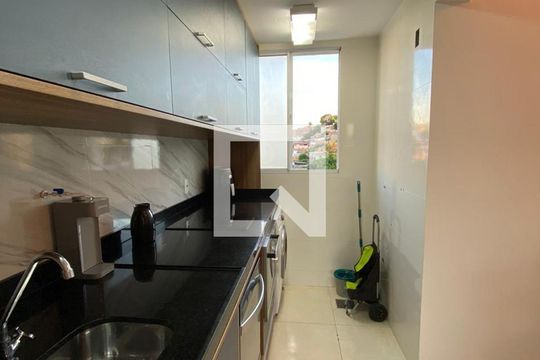 Cozinha de apartamento para alugar com 2 quartos, 72m² em Renascença, Belo Horizonte