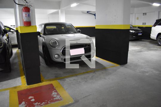 Garagem de apartamento à venda com 2 quartos, 60m² em Capão Raso, Curitiba