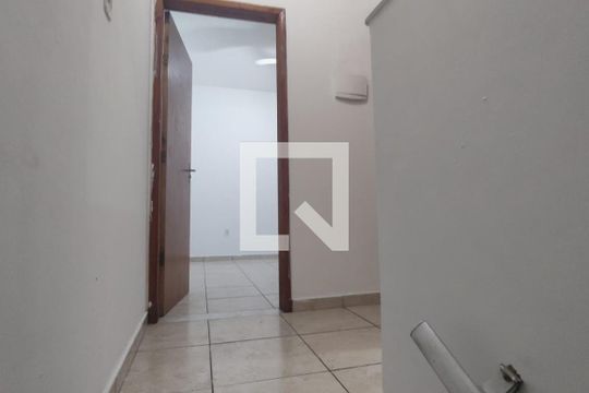 Quarto de casa para alugar com 2 quartos, 64m² em Vila São Luis, Duque de Caxias