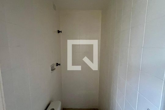 Banheiro de serviço de apartamento à venda com 2 quartos, 63m² em Paraíso, São Paulo