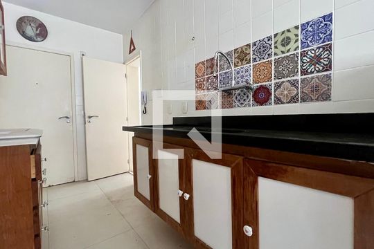 Cozinha de apartamento à venda com 2 quartos, 63m² em Paraíso, São Paulo