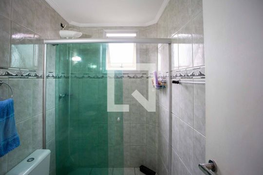 Banheiro de apartamento para alugar com 2 quartos, 64m² em Centro, Diadema