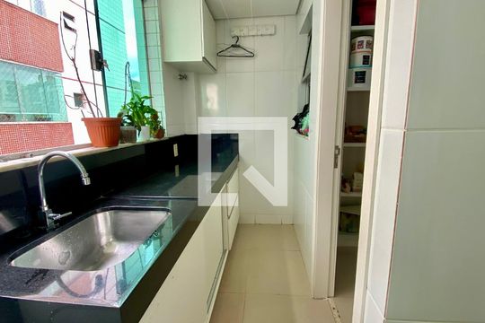 Área de Serviço de apartamento para alugar com 4 quartos, 135m² em Buritis, Belo Horizonte