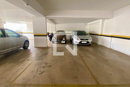 Garagem de apartamento para alugar com 4 quartos, 135m² em Buritis, Belo Horizonte