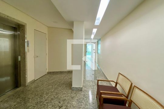Hall social de apartamento para alugar com 4 quartos, 135m² em Buritis, Belo Horizonte
