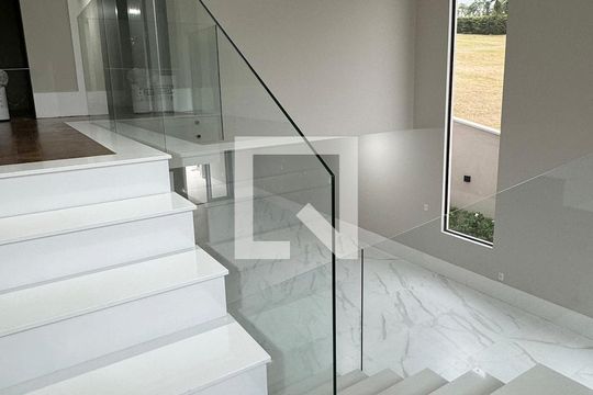Escada de casa de condomínio à venda com 4 quartos, 556m² em Colinas da Anhanguera, Santana de Parnaíba