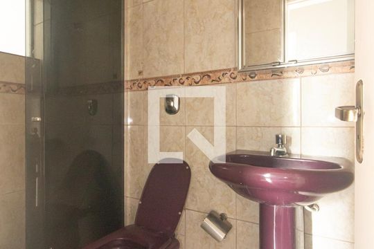 Banheiro de apartamento para alugar com 2 quartos, 42m² em Campo Grande, Rio de Janeiro