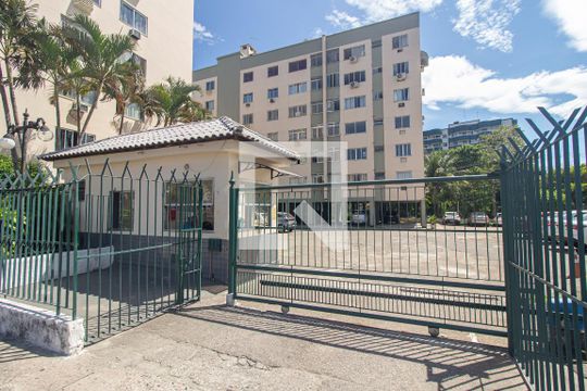 Fachada do condomínio de apartamento para alugar com 2 quartos, 42m² em Campo Grande, Rio de Janeiro