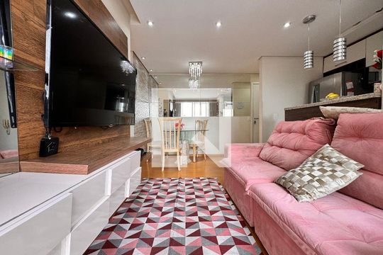 Sala de apartamento para alugar com 2 quartos, 50m² em Vila Metalúrgica, Santo André