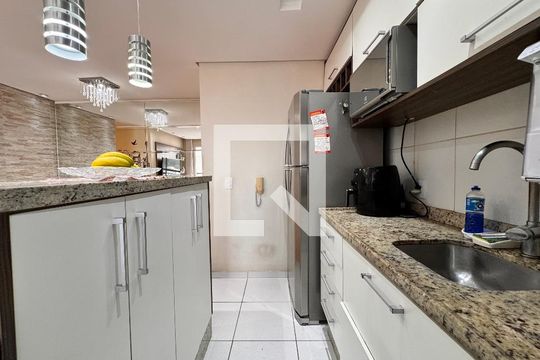 Cozinha de apartamento para alugar com 2 quartos, 50m² em Vila Metalúrgica, Santo André