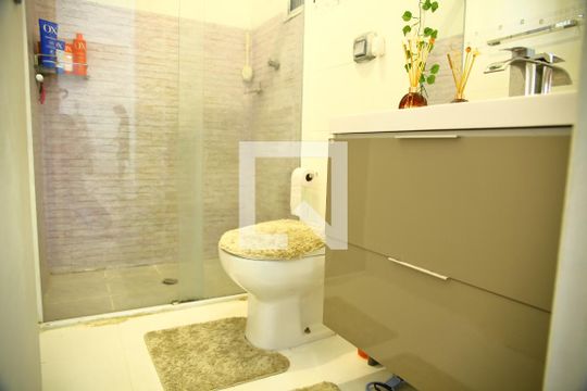 Banheiro de apartamento à venda com 2 quartos, 68m² em Vila Jerusalem, São Bernardo do Campo