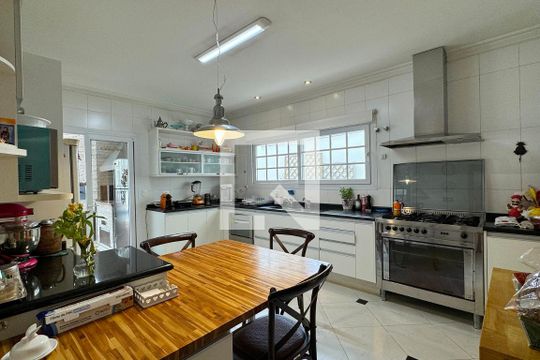 Cozinha de casa de condomínio à venda com 4 quartos, 400m² em Residencial Tres (alphaville), Santana de Parnaíba