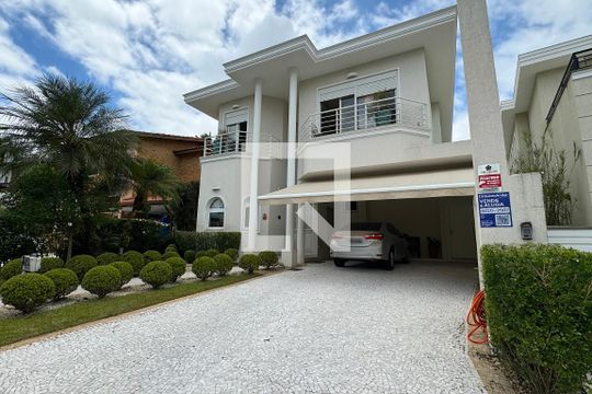 Garagem de casa de condomínio à venda com 4 quartos, 400m² em Residencial Tres (alphaville), Santana de Parnaíba