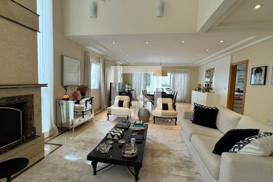 Sala de casa de condomínio à venda com 4 quartos, 400m² em Residencial Tres (alphaville), Santana de Parnaíba