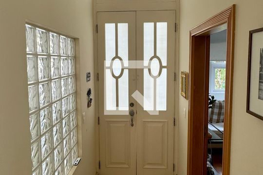 Sala de casa de condomínio à venda com 4 quartos, 400m² em Residencial Tres (alphaville), Santana de Parnaíba