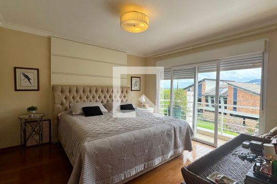 Suíte 1 de casa de condomínio à venda com 4 quartos, 400m² em Residencial Tres (alphaville), Santana de Parnaíba