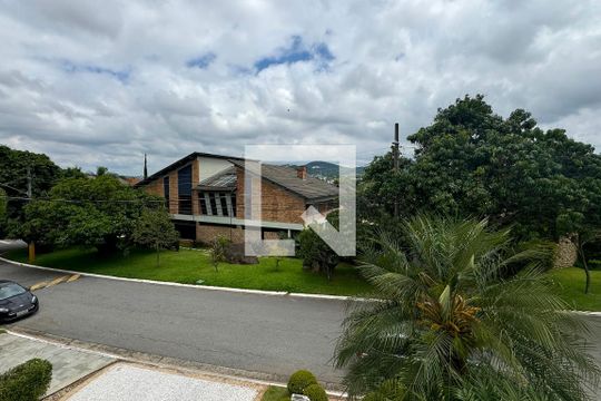 vista da Sala de TV de casa de condomínio à venda com 4 quartos, 400m² em Residencial Tres (alphaville), Santana de Parnaíba