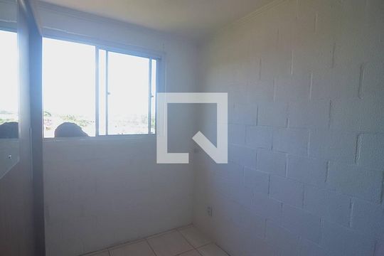 Sala  de apartamento para alugar com 2 quartos, 45m² em Olaria, Canoas