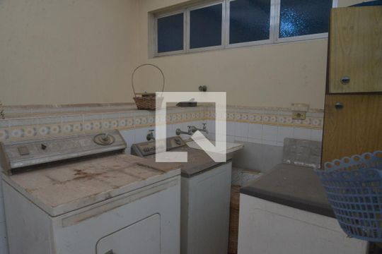 Área de Serviço de casa para alugar com 2 quartos, 134m² em Vila Santa Teresa, Santo André