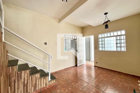 Sala de casa à venda com 4 quartos, 161m² em Conjunto Residencial Jardim Canaa, São Paulo