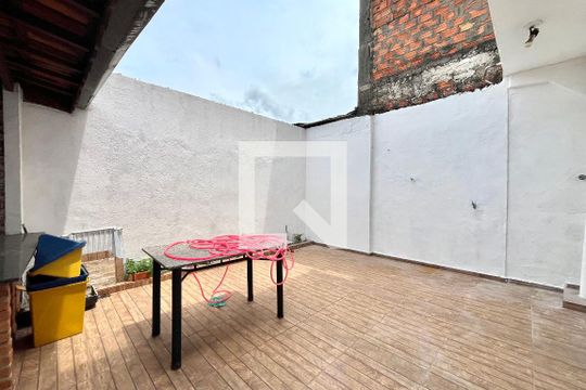 Quintal de casa à venda com 4 quartos, 161m² em Conjunto Residencial Jardim Canaa, São Paulo