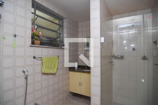 Banheiro de casa à venda com 2 quartos, 156m² em Icaraí, Niterói
