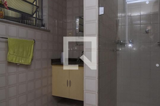 Banheiro de casa à venda com 2 quartos, 156m² em Icaraí, Niterói