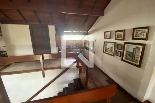 Casa à venda com 6 quartos, 550m² em Santo Antônio, Niterói