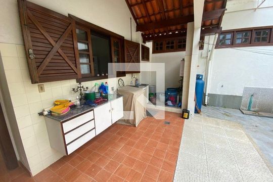 Casa à venda com 6 quartos, 550m² em Santo Antônio, Niterói