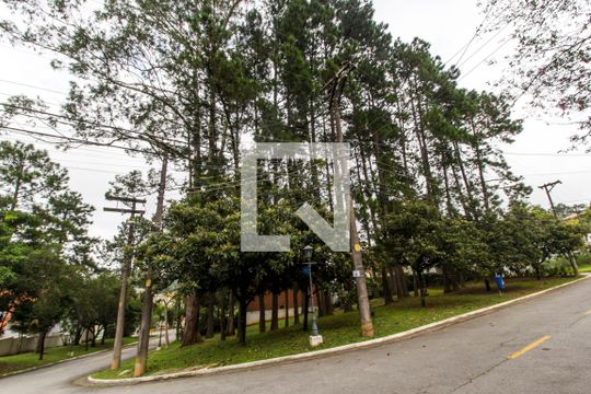 Área comum de casa de condomínio para alugar com 3 quartos, 550m² em Morada dos Pássaros, Barueri
