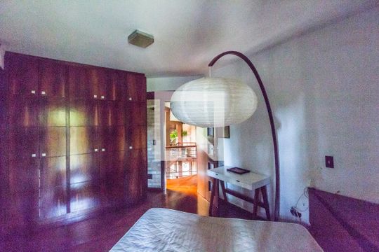 Suíte 2 de casa de condomínio para alugar com 3 quartos, 550m² em Morada dos Pássaros, Barueri