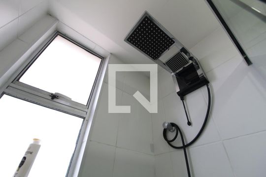Banheiro da Suite de apartamento para alugar com 3 quartos, 70m² em Jardim Guanabara, Belo Horizonte