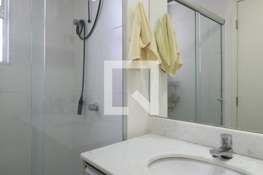 Banheiro da Suite de apartamento para alugar com 3 quartos, 70m² em Jardim Guanabara, Belo Horizonte
