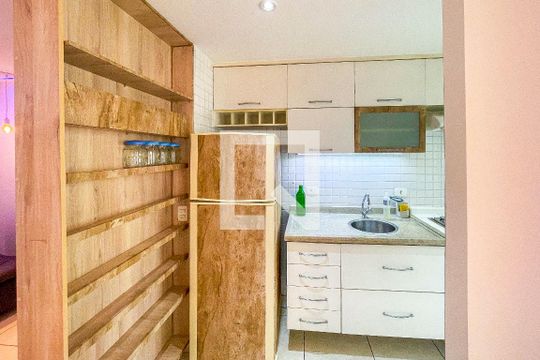 Cozinha  de apartamento à venda com 1 quarto, 39m² em Pinheiros, São Paulo