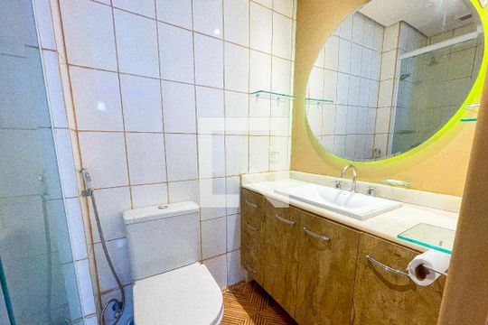 Banheiro de apartamento à venda com 1 quarto, 39m² em Pinheiros, São Paulo
