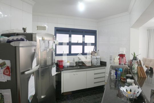Cozinha de apartamento à venda com 3 quartos, 120m² em Santa Paula, São Caetano do Sul