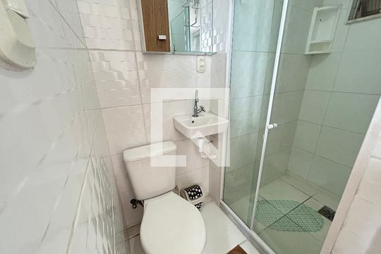 Banheiro da Suíte de apartamento para alugar com 2 quartos, 70m² em Lins de Vasconcelos, Rio de Janeiro