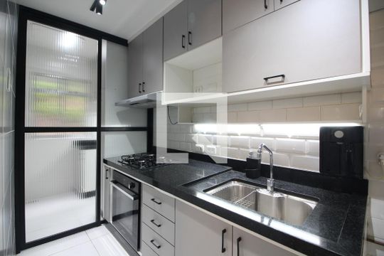 Cozinha de apartamento para alugar com 2 quartos, 52m² em Freguesia (jacarepaguá), Rio de Janeiro