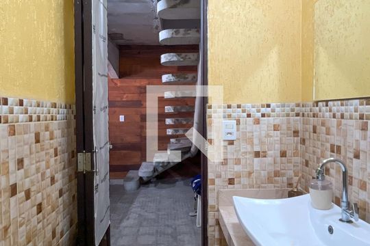 Lavabo de casa à venda com 4 quartos, 220m² em Jardim Maristela, São Paulo