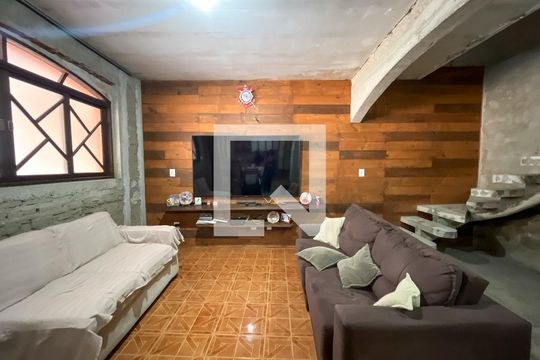 Casa à venda com 4 quartos, 220m² em Jardim Maristela, São Paulo