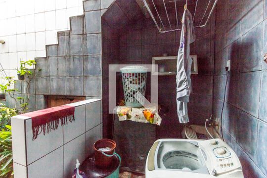 Área de Serviço de casa para alugar com 2 quartos, 100m² em Parque Jandaia, Carapicuíba
