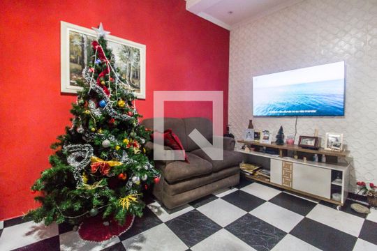 Casa para alugar com 2 quartos, 100m² em Parque Jandaia, Carapicuíba