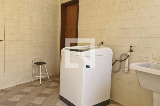 Casa à venda com 3 quartos, 196m² em Chácara Monte Alegre, São Paulo