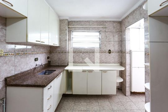 Cozinha de apartamento para alugar com 3 quartos, 58m² em Parque Pinheiros, Taboão da Serra