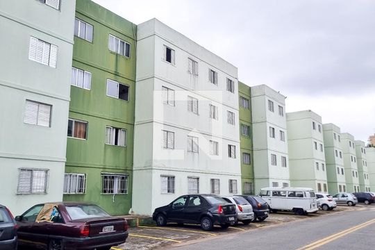 Fachada de apartamento para alugar com 3 quartos, 58m² em Parque Pinheiros, Taboão da Serra